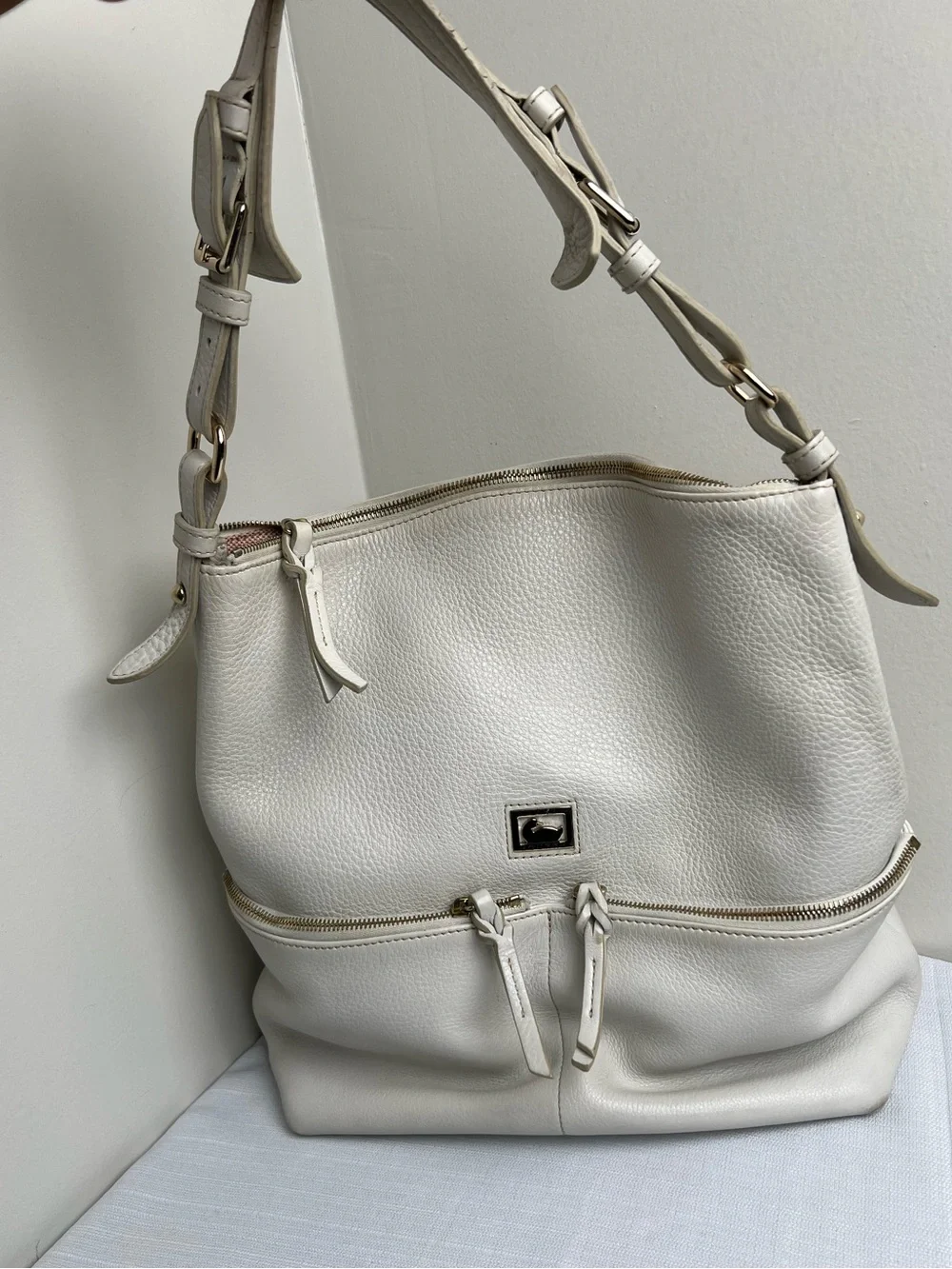 Dooney & Bourke Dillen Large Off-White Pebbled Leather Pocket Sac Hobo - Picture 2 of 9